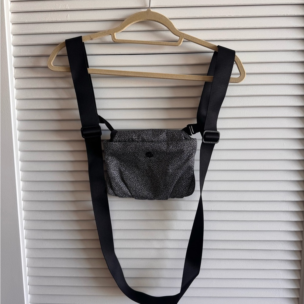 lululemon athletica Black Speckled Belt Bag